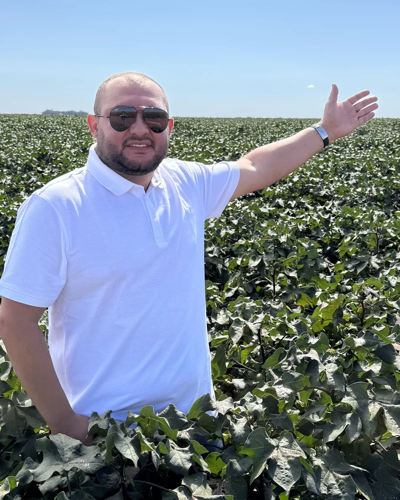 Fabiano Amaral, corretor responsável da Amaral Agro, na lavoura